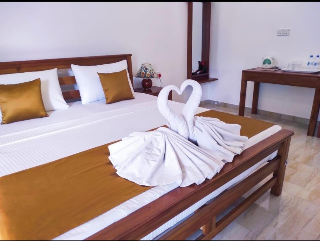 Hotel Nilketha Yala Tissamaharama Esterno foto