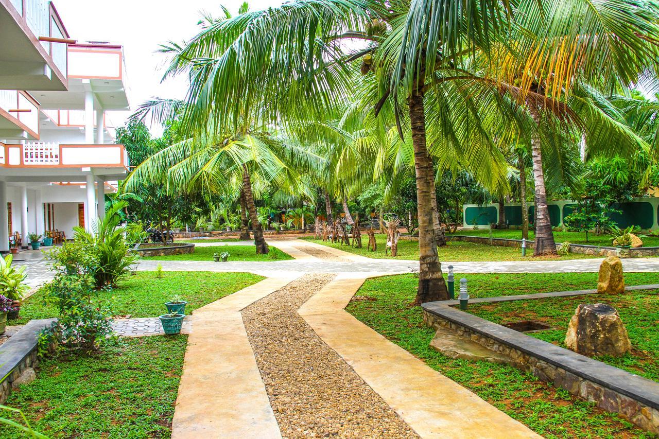 Hotel Nilketha Yala Tissamaharama Esterno foto